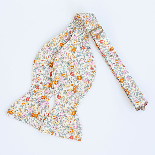 Men's Necktie / Blossoms In Yellow