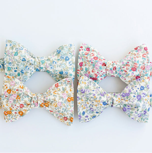 Men's Freestyle Self-Tie Bow Tie / Blossoms In Blue