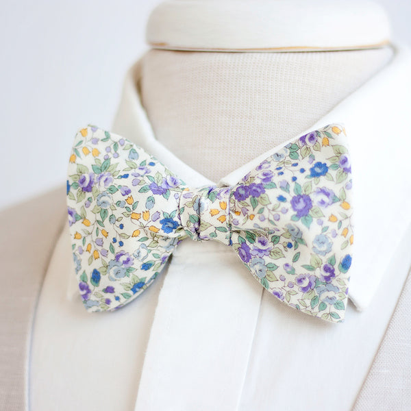 Men's Pocket Square / Blossoms In Purple