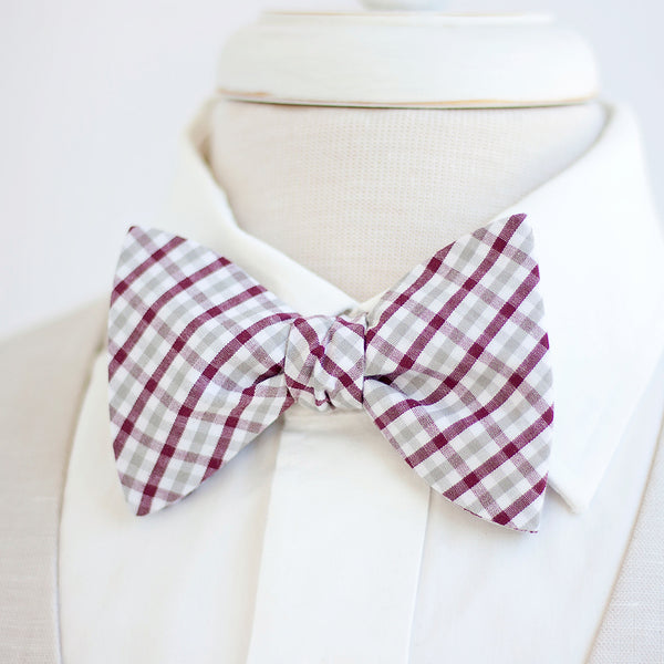 Men's Necktie / Grey And Burgundy Plaid