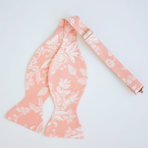 Men's Freestyle Self-Tie Bow Tie / Peach Toile
