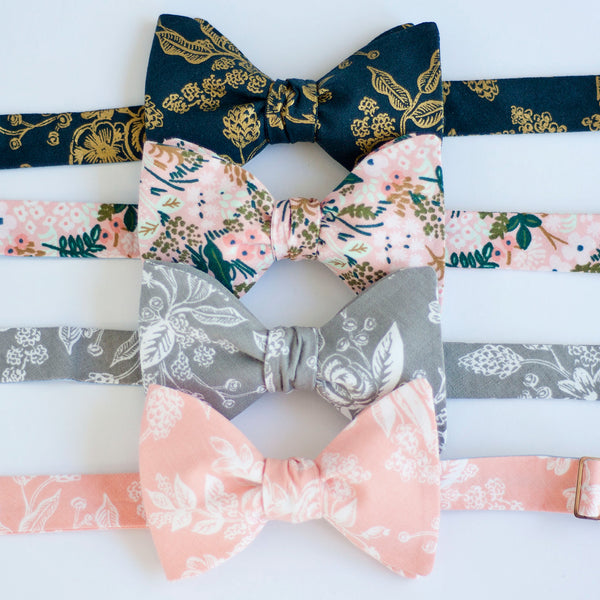 Men's Freestyle Self-Tie Bow Tie / Peach Toile