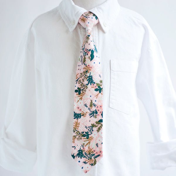 Boy's Bow Tie / Meadow In Pink