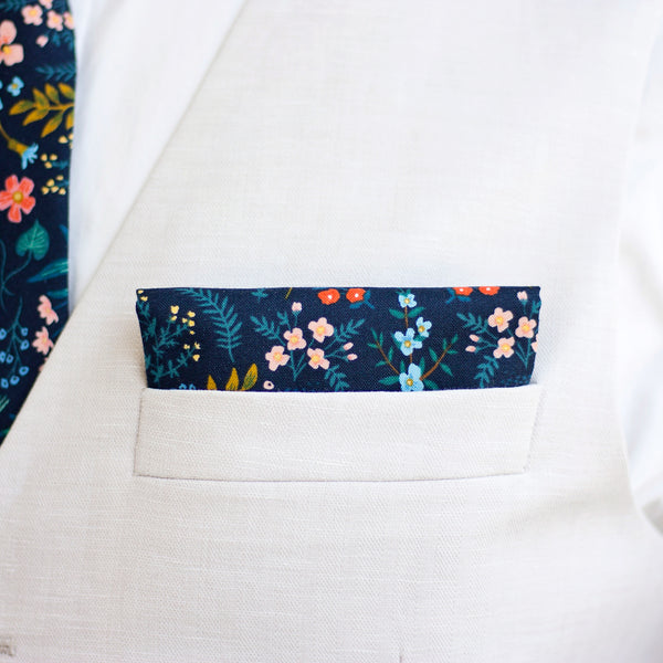 Boy's Bow Tie / Navy Metallic Floral