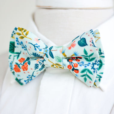 Men's Pre-Tied Bow Tie / Mint Metallic Floral