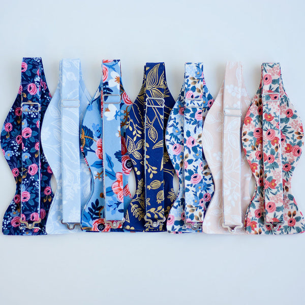 Men's Freestyle Self-Tie Bow Tie / Rosa In Peach