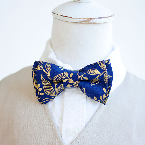 Boy's Bow Tie / Queen Anne In Navy And Metallic Gold