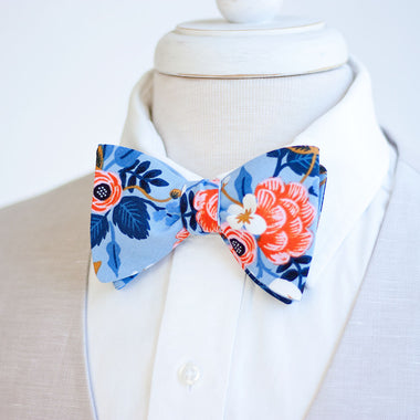 Men's Freestyle Self-Tie Bow Tie / Birch Floral In Periwinkle